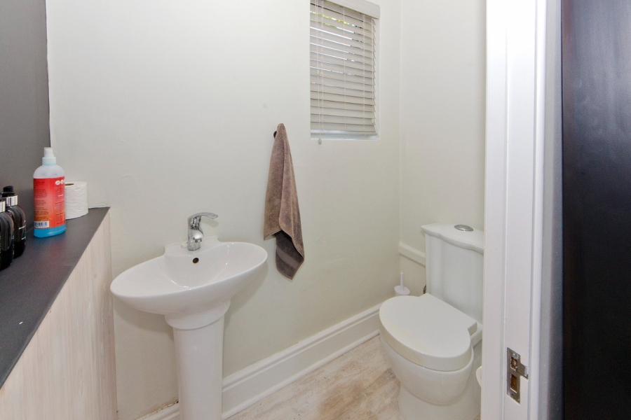 2 Bedroom Property for Sale in Knysna Central Western Cape